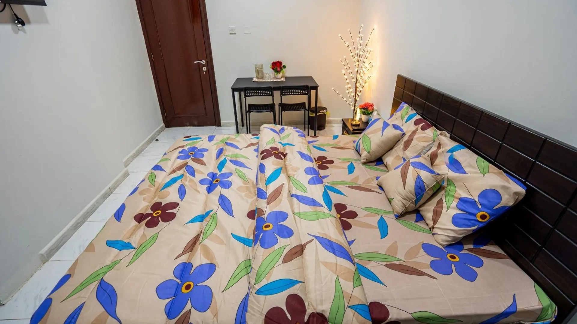 アパート Tourist Rooms Abudhabi Baith Al Jannah Llc アブダビ